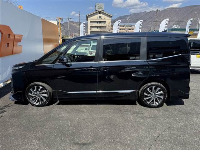 TOYOTA VOXY 2025 Image 31