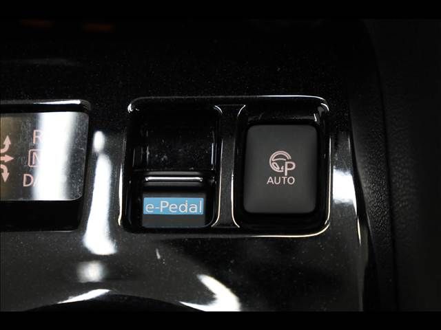 NISSAN LEAF 2018 Image 31