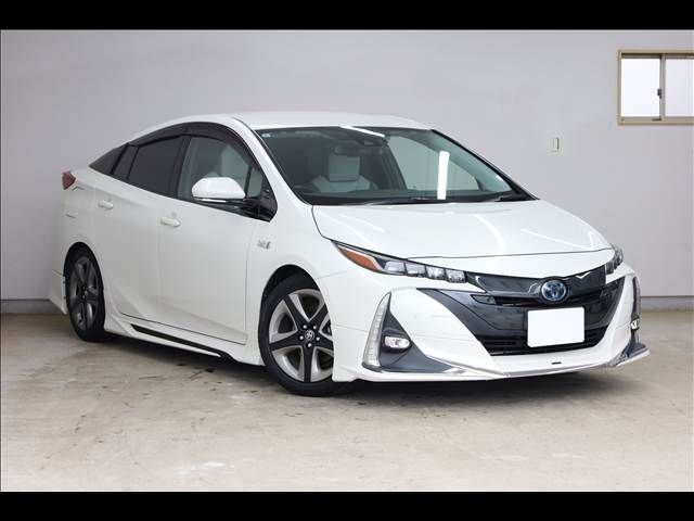 TOYOTA PRIUS PHV 2019 Image 31
