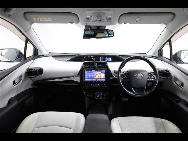 TOYOTA PRIUS PHV 2019 Image 31
