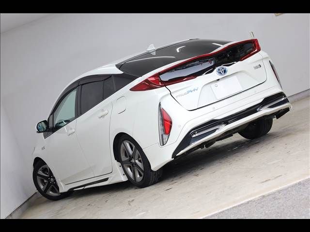 TOYOTA PRIUS PHV 2019 Image 31