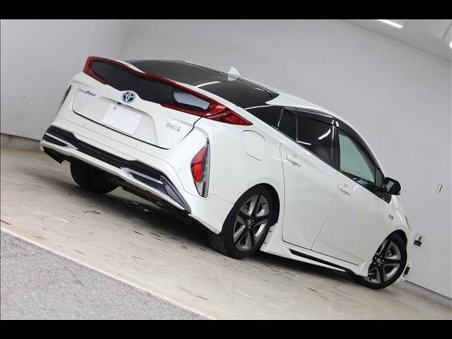 TOYOTA PRIUS PHV 2019 Image 31