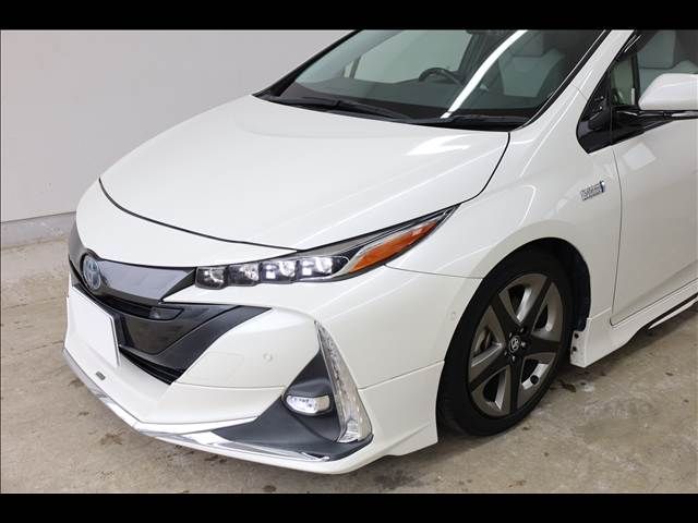 TOYOTA PRIUS PHV 2019 Image 31