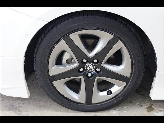 TOYOTA PRIUS PHV 2019 Image 31