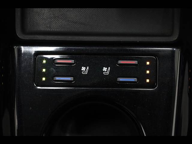 TOYOTA PRIUS PHV 2019 Image 31