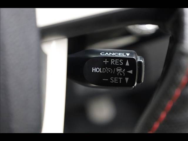 TOYOTA PRIUS 2017 Image 31