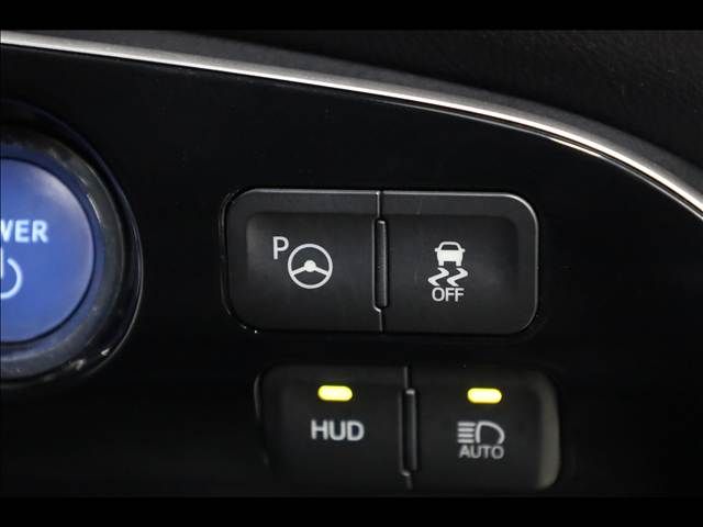 TOYOTA PRIUS 2017 Image 31