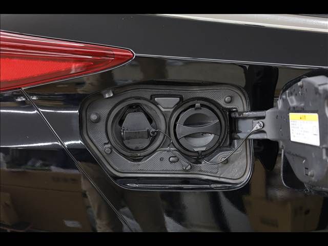 TOYOTA PRIUS PHV 2019 Image 31