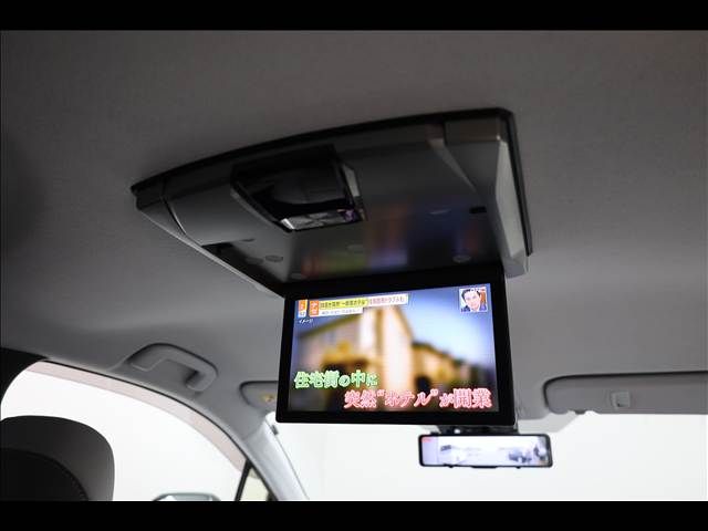 TOYOTA PRIUS PHV 2019 Image 31