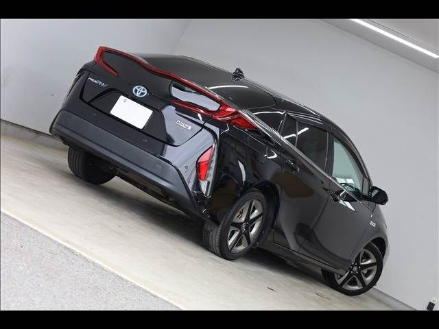 TOYOTA PRIUS PHV 2019 Image 31