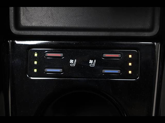 TOYOTA PRIUS PHV 2019 Image 31