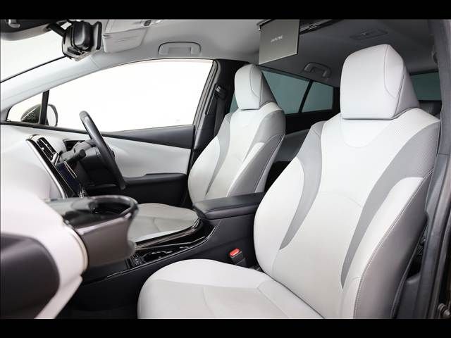 TOYOTA PRIUS PHV 2019 Image 31