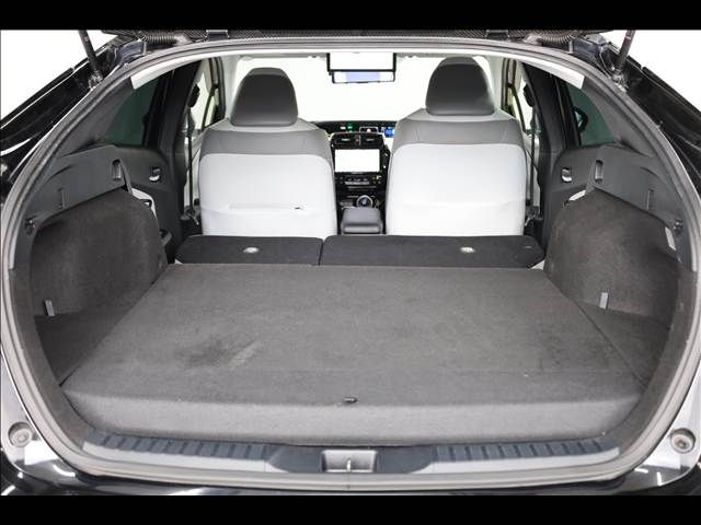 TOYOTA PRIUS PHV 2019 Image 31