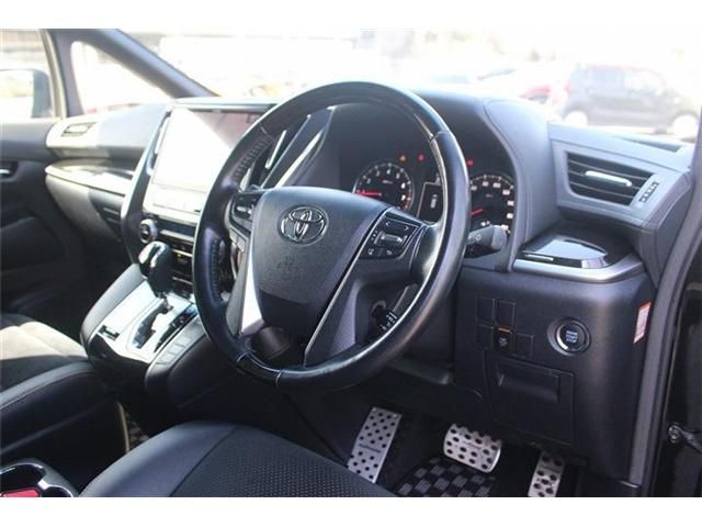 TOYOTA ALPHARD 2017 Image 31