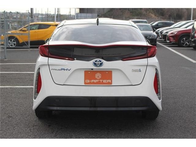 TOYOTA PRIUS PHV 2017 Image 31