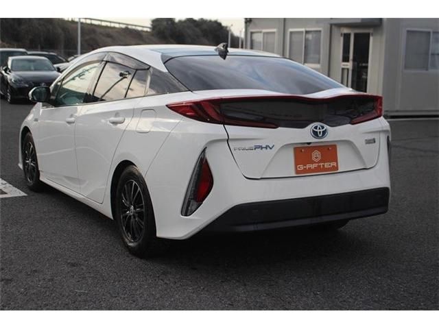 TOYOTA PRIUS PHV 2017 Image 31