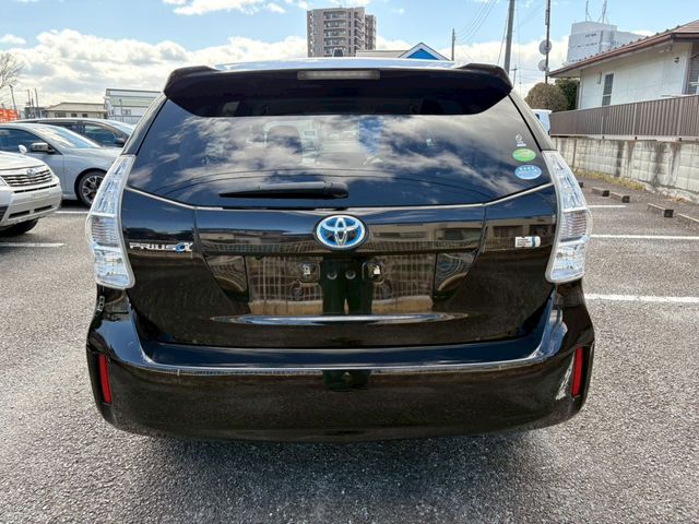 TOYOTA PRIUS ALPHA 2012 Image 31