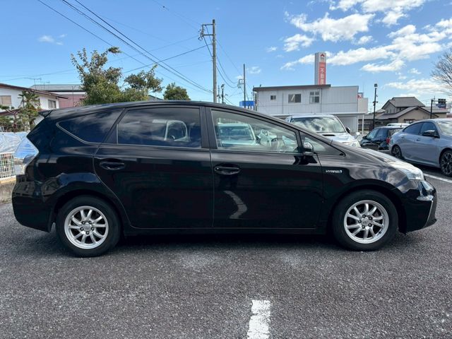 TOYOTA PRIUS ALPHA 2012 Image 31