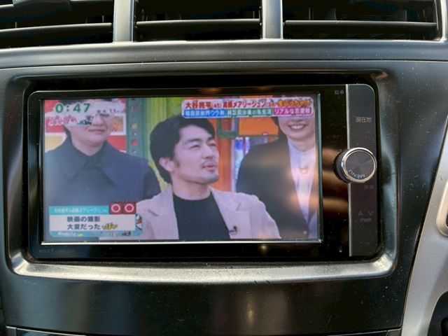 TOYOTA PRIUS ALPHA 2012 Image 31