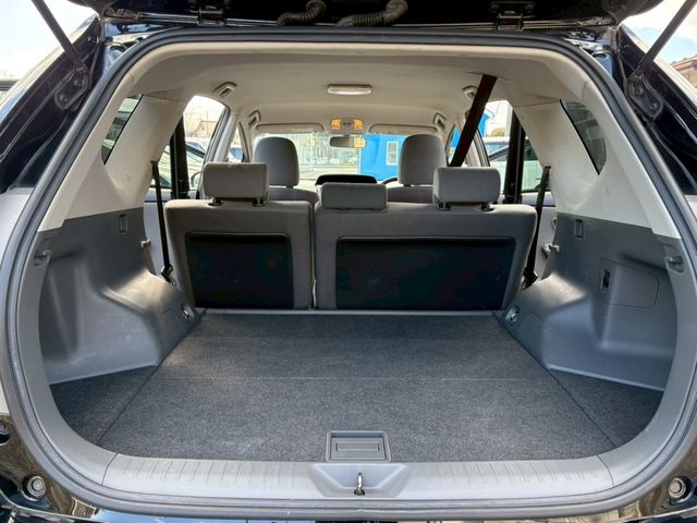 TOYOTA PRIUS ALPHA 2012 Image 31