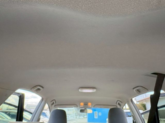 TOYOTA PRIUS ALPHA 2012 Image 31