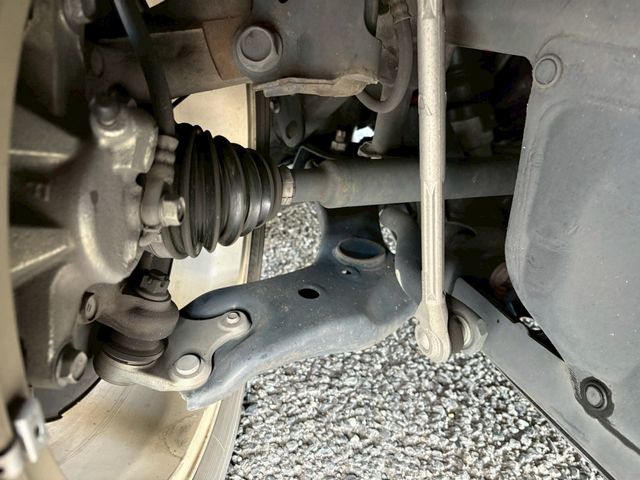 TOYOTA PRIUS ALPHA 2012 Image 31