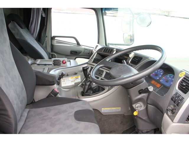 NISSAN DIESEL QUON 2011 Image 31
