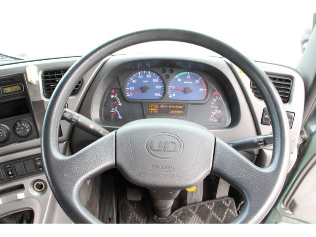 NISSAN DIESEL QUON 2011 Image 31