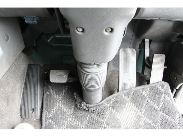 NISSAN DIESEL QUON 2011 Image 31