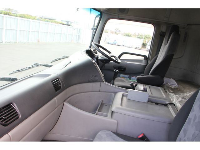 NISSAN DIESEL QUON 2011 Image 31