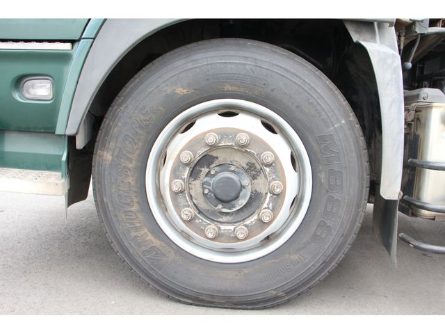 NISSAN DIESEL QUON 2011 Image 31