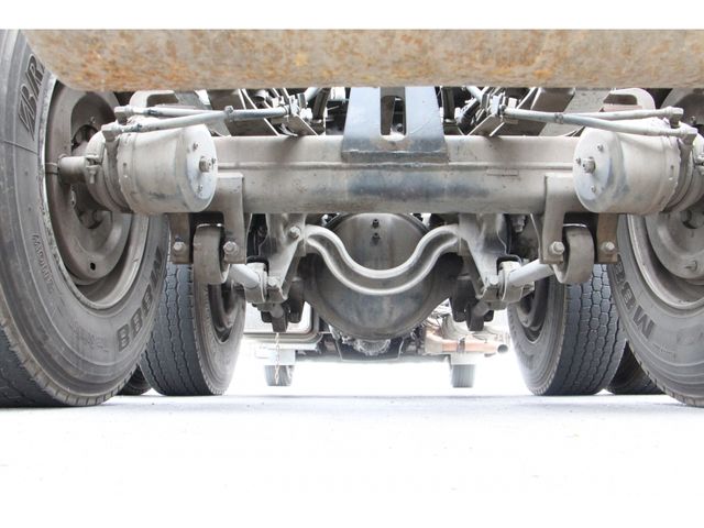 NISSAN DIESEL QUON 2011 Image 31