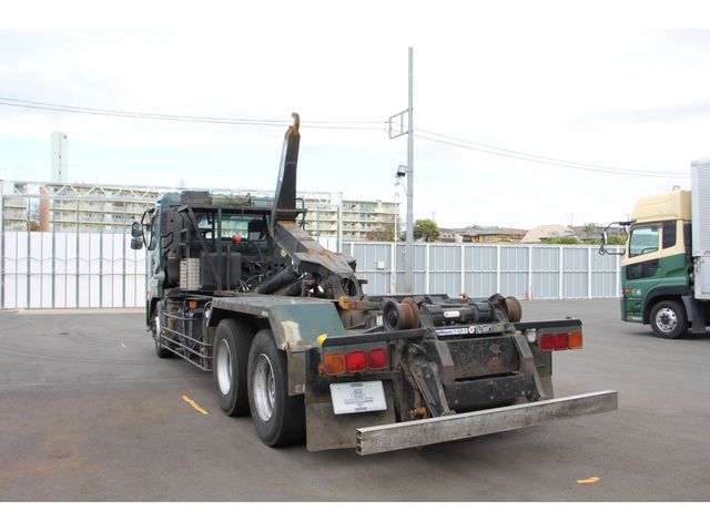 NISSAN DIESEL QUON 2011 Image 31