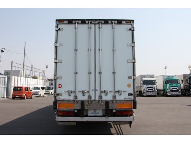 NISSAN DIESEL QUON 2007 Image 31