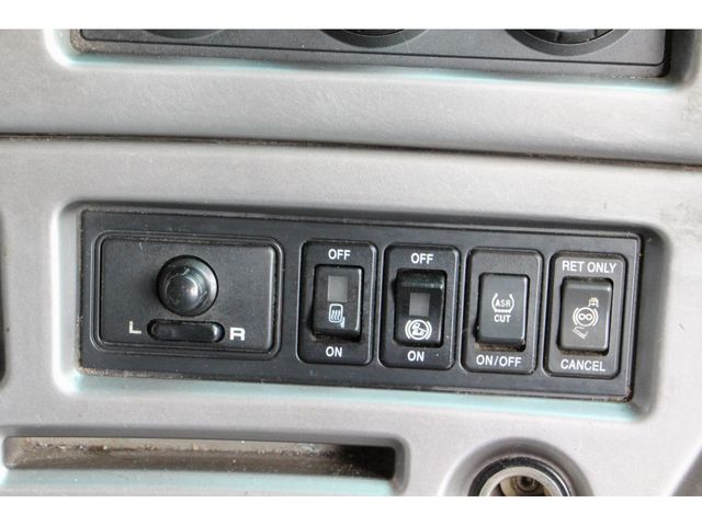 NISSAN DIESEL QUON 2007 Image 31