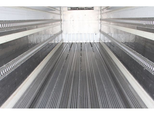 NISSAN DIESEL QUON 2007 Image 31