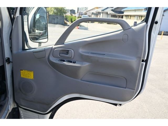 HINO DUTRO 2011 Image 31