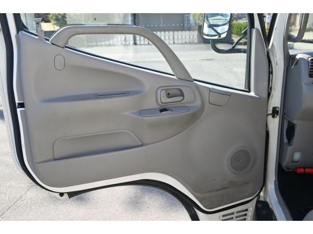 HINO DUTRO 2011 Image 31