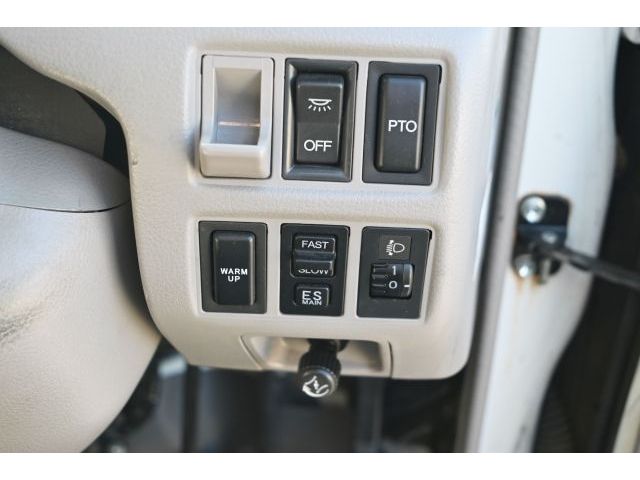 HINO DUTRO 2011 Image 31