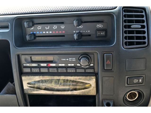 HINO DUTRO 2011 Image 31