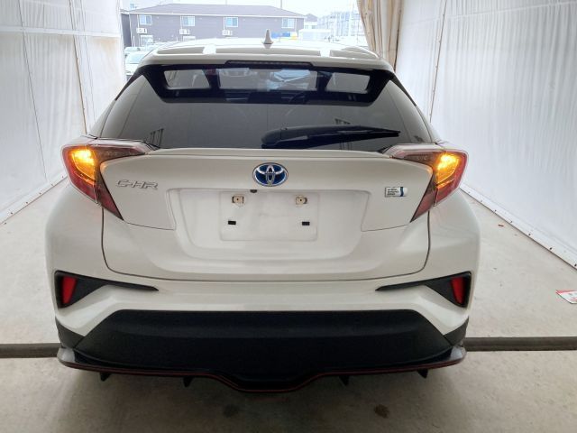TOYOTA C-HR 2017 Image 31