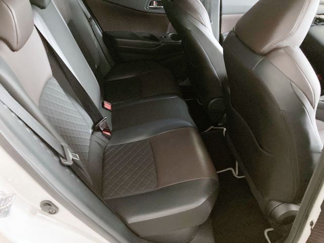 TOYOTA C-HR 2017 Image 31