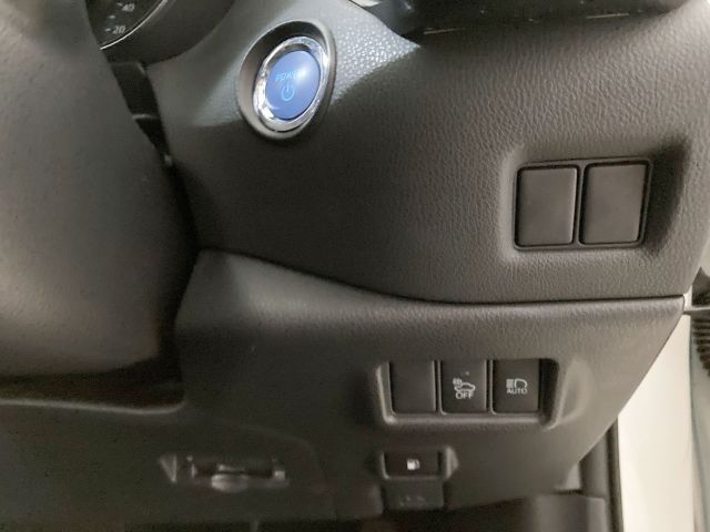 TOYOTA C-HR 2017 Image 31