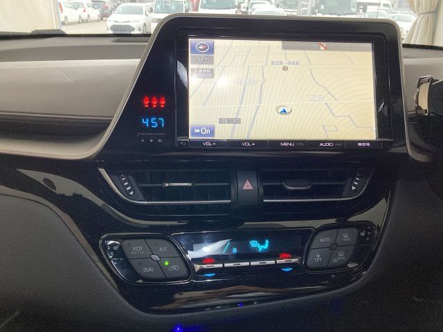 TOYOTA C-HR 2017 Image 31