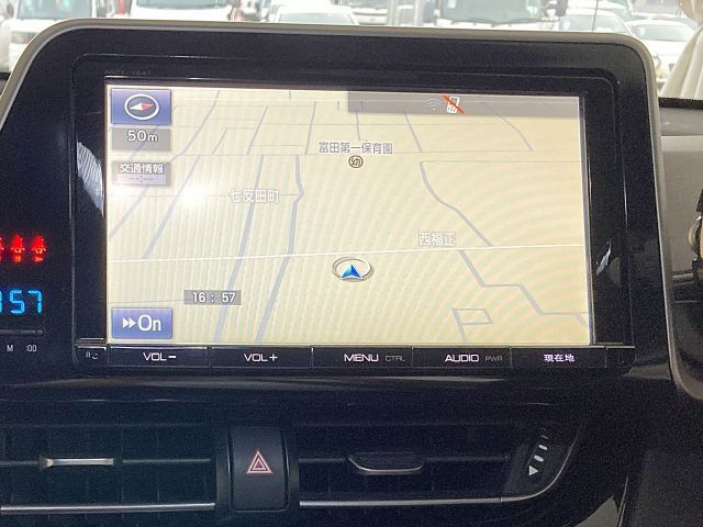 TOYOTA C-HR 2017 Image 31