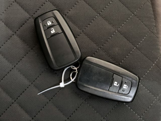 TOYOTA C-HR 2017 Image 31