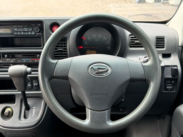 DAIHATSU HIJET CARGO 2014 Image 31