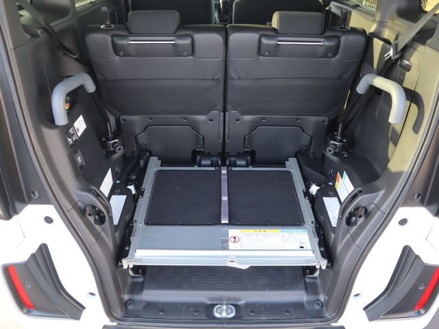 HONDA N BOX CUSTOM 2023 Image 31