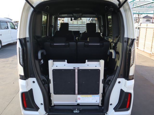 HONDA N BOX CUSTOM 2023 Image 31