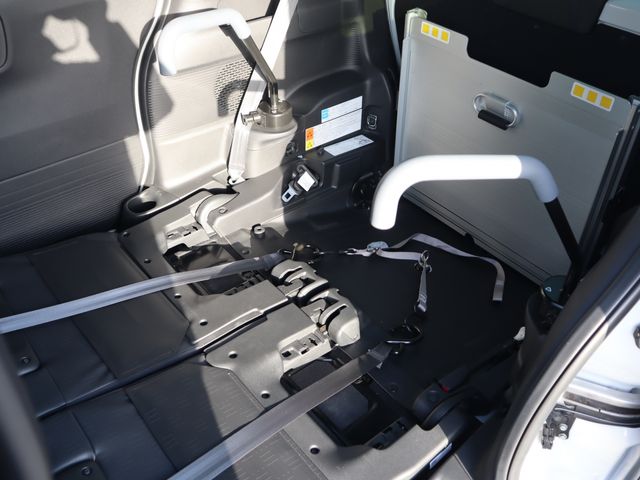 HONDA N BOX CUSTOM 2023 Image 31